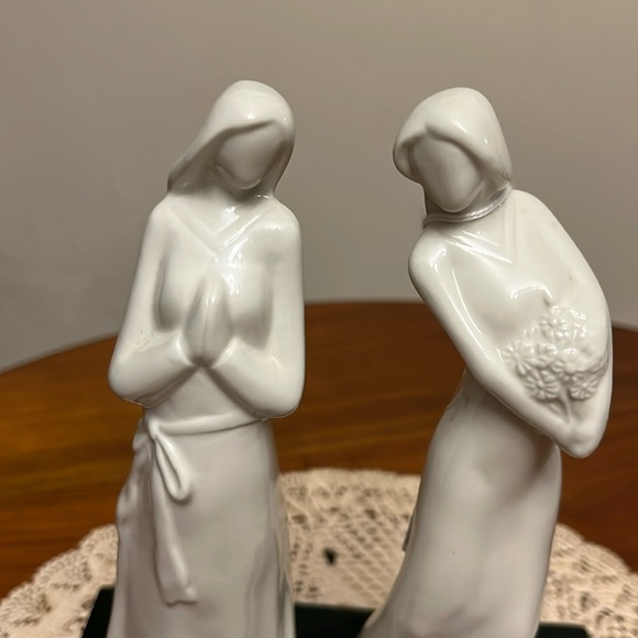 🛍5 for$25 Sales Women Figurine - Picture 4 of 7